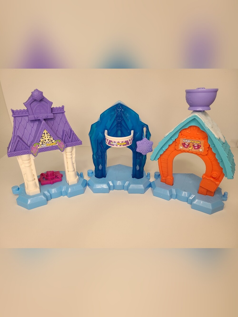 Fisher Price Little People Disney Frozen Snowflake Village Playset
